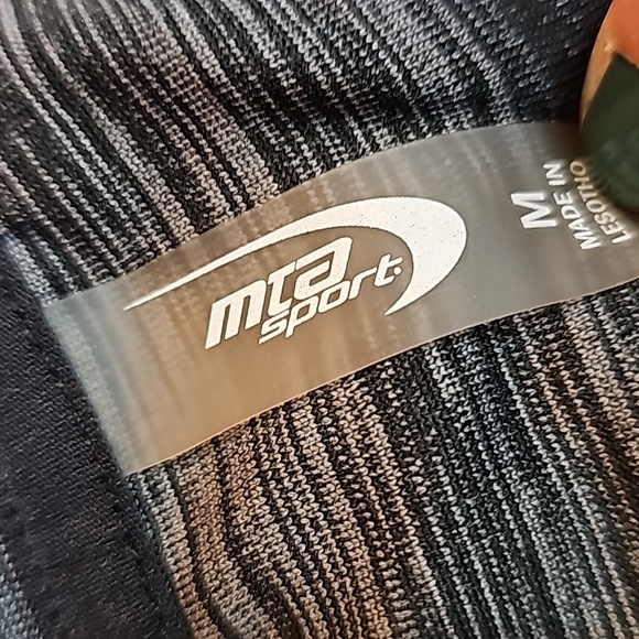 MTA SPORT Athletic V-Neck Top - Picture 4 of 5